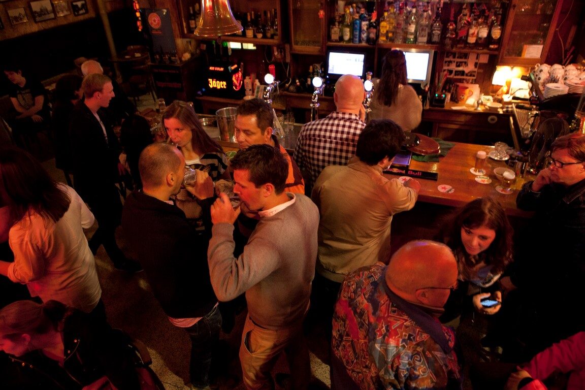 Feestelijke avond in het café